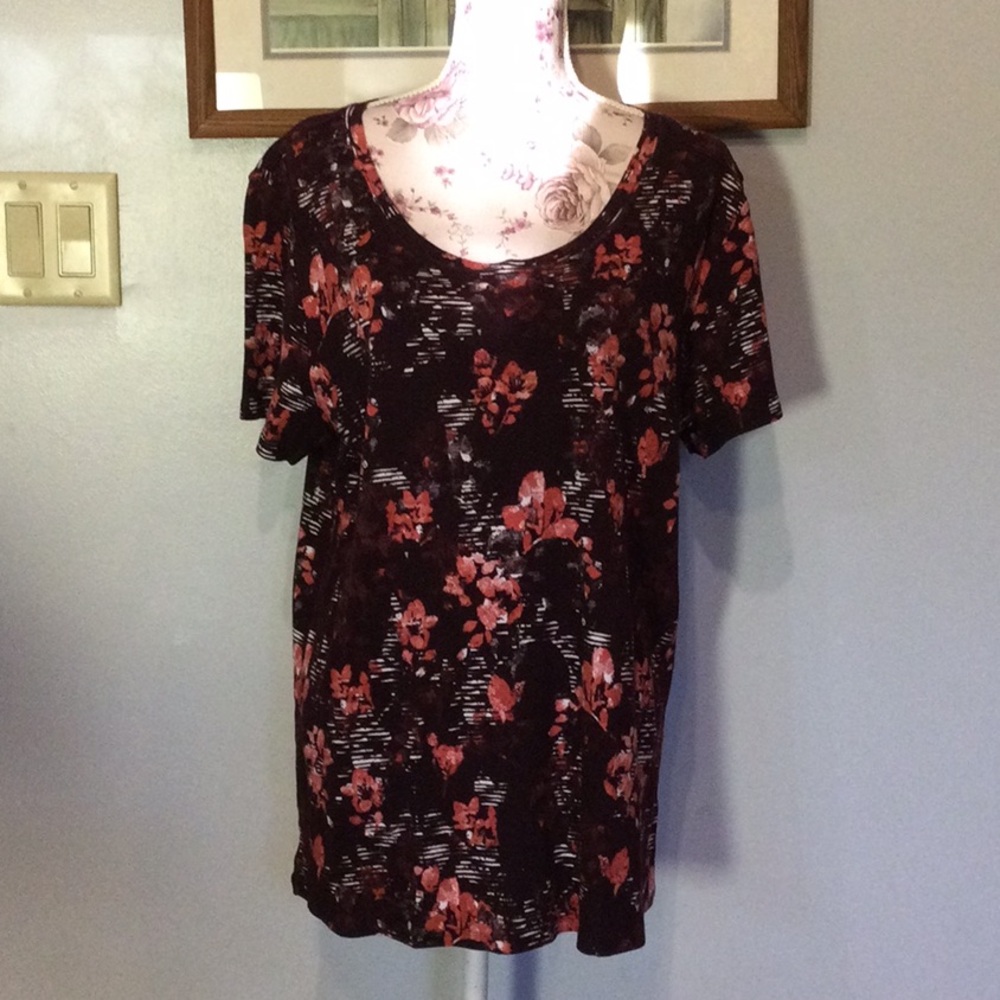 Gloria Vanderbilt Burgundy Top